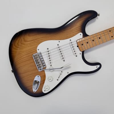 Fender Limited Edition 40th Anniversary 1954 Reissue Stratocaster with Maple Fretboard 1994 - 2-Color Sunburst image 6