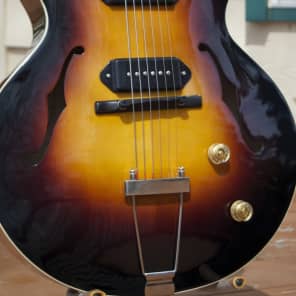 The Loar LH-319VS Archtop - Carved top, P90s image 2