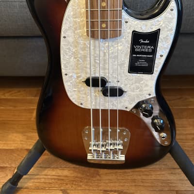 Fender Vintera '60s Mustang Bass 2019 - Present - 3-Color Sunburst image 2