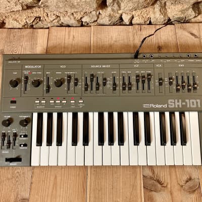 original and serviced grey Roland SH-101 analog synth / SH101 09 2 1 5 7