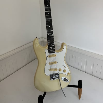 Tanglewood Stratocaster 1980s - Faded White for sale