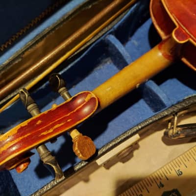 Antique Joseph Guarnerius 1/2 size Violin. Germany. Fecit Cremonae Anno 1730. image 13