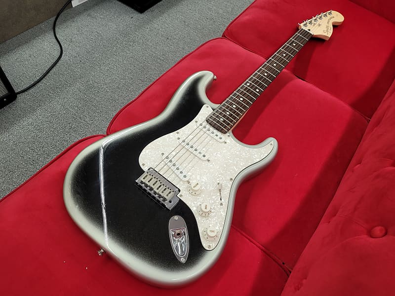 美品 Squier Standard Stratocaster アップグレード済 美品 Squier Standard Stratocaster アップグレード済 - メルカリ
