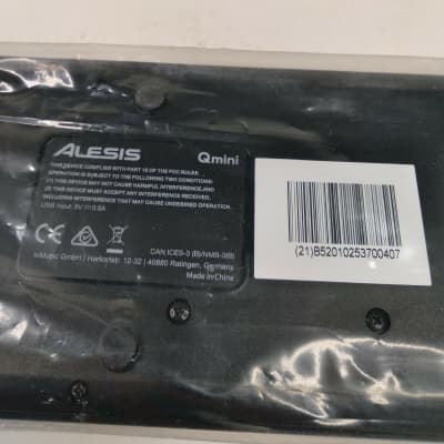 Alesis Qmini Portable 32 Key USB Midi Keyboard Controller Never Used LikeNew Good Price image 3