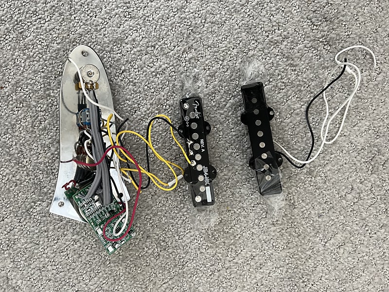 Fender Bass Preamp and pickups USA 🇺🇸 Reverb