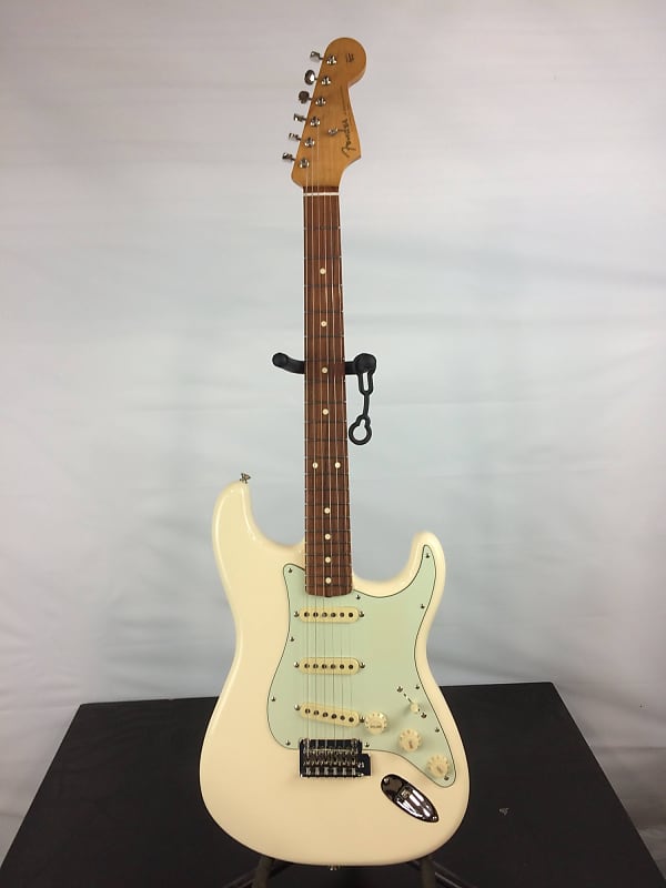 GUITARE ELECTRIQUE FENDER VINTERA '60S STRATOCASTER MODIFIED