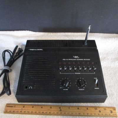 Vintage Realistic Pro-33 Programmable Scanner Radio