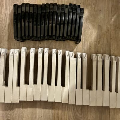 Roland Juno-106 Keys