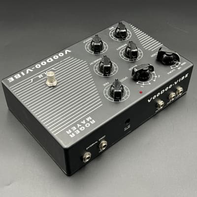 Roger Mayer VooDoo-Vibe Guitar Effect Pedal Chorus Tremolo