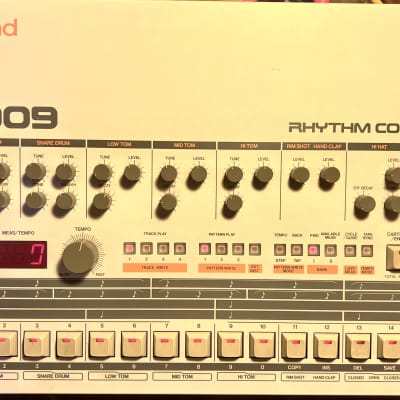 Roland TR-909 Rhythm Composer 1983 - 1985 - White