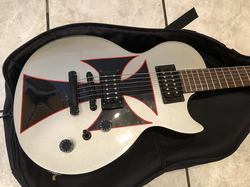 Epiphone Les Paul Iron Cross Baritone Electric Guitar w/ Case NICE