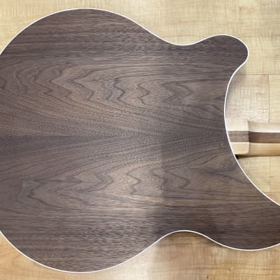 Rickenbacker 360W 21-Fret Electric Guitar Walnut (Natural Brown) image 5
