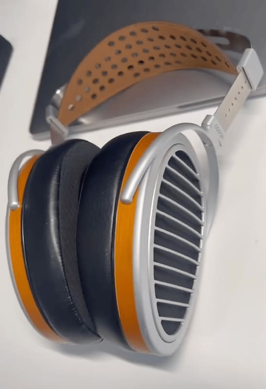 HIFIMAN HE1000 Stealth Planar Magnetic Headphones (aka v2 | Reverb