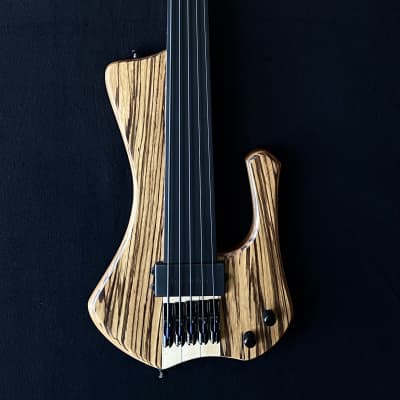 MGbass New Extreman fretless 5 strings 2023 Satin pickup bartolini image 3