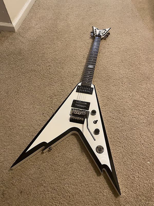 DEAN Razorback v　mod Dean Razorback V value in 2025? : r/guitars