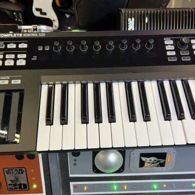 Native Instruments Komplete Kontrol S25 Keyboard Controller | Reverb