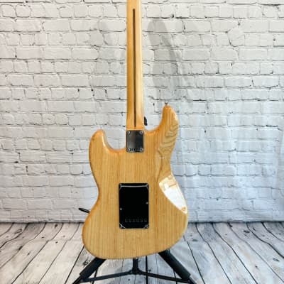 Fender Alternate Reality Series Sixty-Six HSS with Maple Fretboard 2019 - Natural image 6