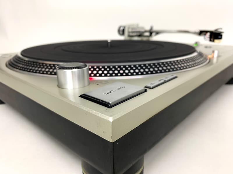 2 Technics SL-1200 MK3D DJ Turntable Excellent Condition w/ Shure M44-7  Needles