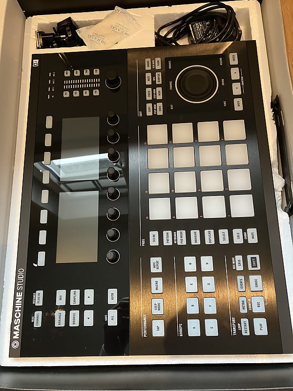 Native Instruments Maschine Studio 2010s - Black | Reverb