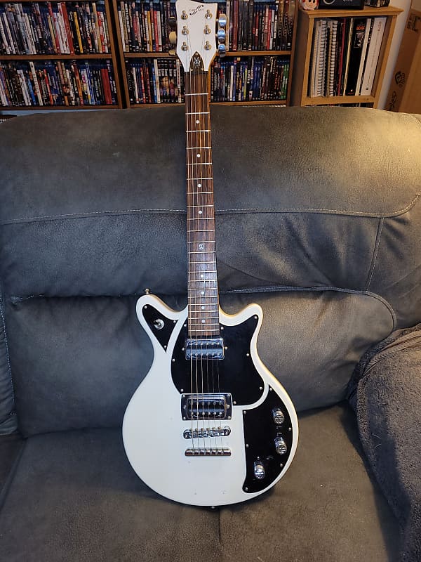 First Act Garage Master Limited Edition Volkswagen Electric Reverb