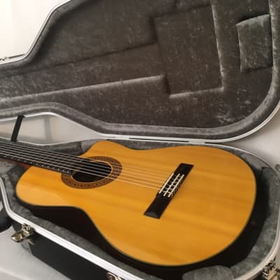 K Yairi CY127 CE (2009) 59957  Nylon string electro LR Baggs, with cutaway, in a Hiscox case. Japan. image 18