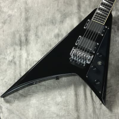 Jackson stars RR-J2E randy V EMG搭載 憧れのランディV JACKSON STARS RR-J2Eをゲット！ | ギターの