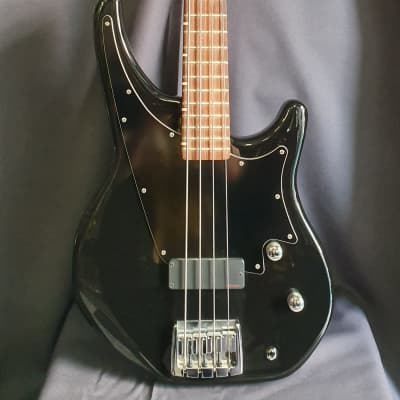 Status  Shark Bass 1980's Black for sale