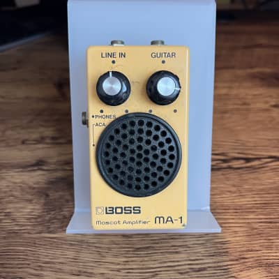 BOSS MA-1 コンパクトなアンプ BOSS MA-1 Mascot Amplifier - YouTube