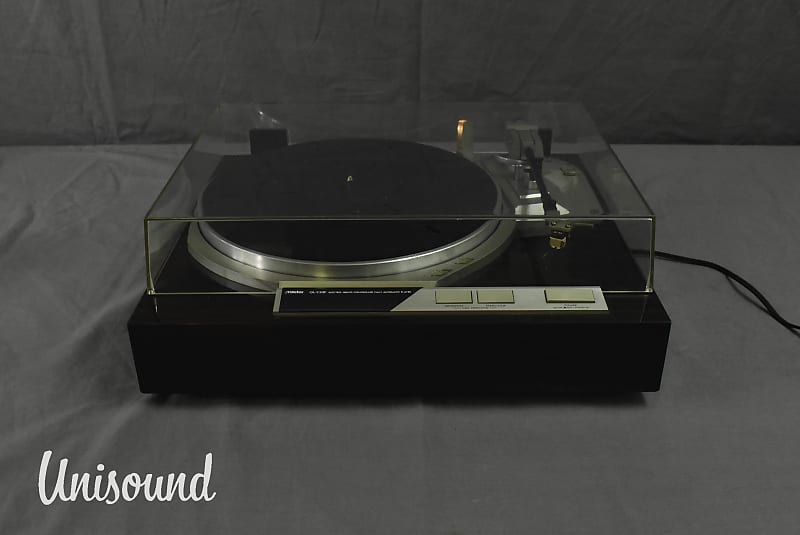 Victor QL-Y33F Fully Automatic Turntable in very good
