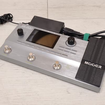 Mooer GE-200 Guitar Multi-Effects Unit