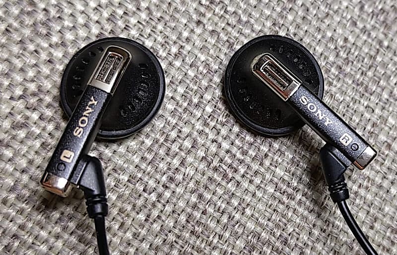 sony MDR-E484 イヤホン ビンテージ・動作良好・美品』ソニー高品質