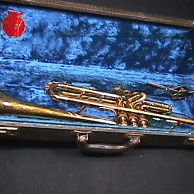 A U.S.A. MadeThe Regent Bb Trumpet in it's Original Case & Ready to Play   29 T image 1