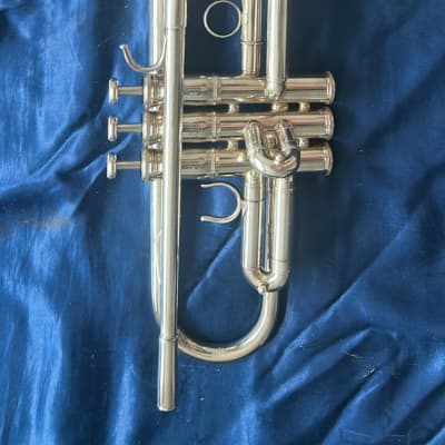 Yamaha Custom YTR-8335HS Heavyweight Silver Bb Trumpet W Yamaha Custom YTR-8335HS Heavyweight Silver Bb Trumpet W