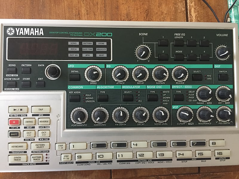 Yamaha DX200 GrooveBox Drum Machine LoopFactory DX7 PLG150-DX