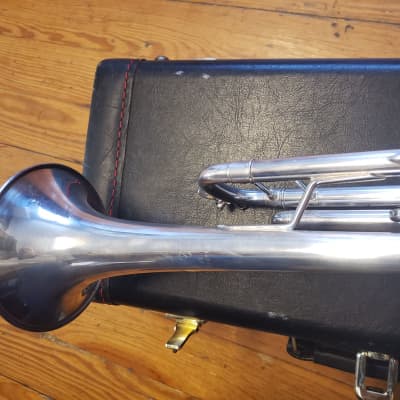 Bach Stradivarius 180S37 Silver Trumpet--Chem Cleaned, Serviced, Extras! image 4
