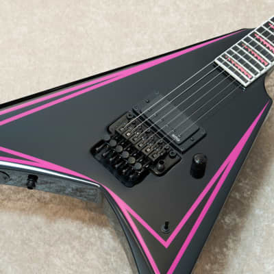 ESP EDWARDS E-ALEXI PINK SAWTOOTH -Black with Pink Pin