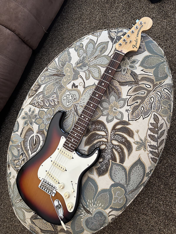 2008年【Fender HIGHWAY ONE STRATOCASTER】 Fender Highway One Stratocaster 2008 - Wine Red | Reverb