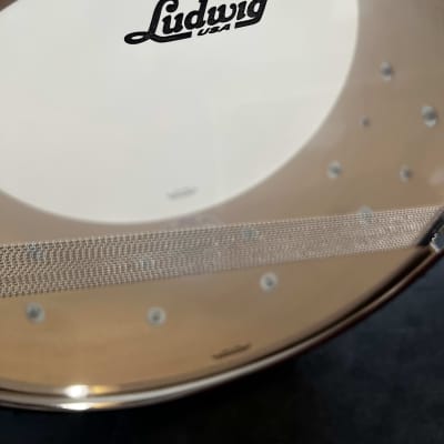Ludwig 6.5" x 14" Classic Maple Snare Drum - White Marine Pearl image 5