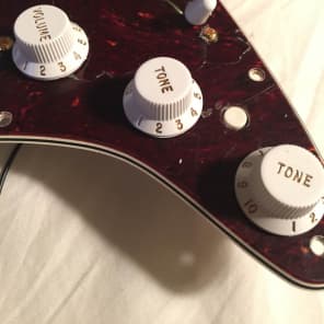 Fender Deluxe Player's Stratocaster Tortoise Shell Loaded Pickguard image 5