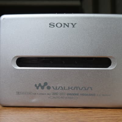 Sony WM-GX688 Walkman Radio/Recorder image 3