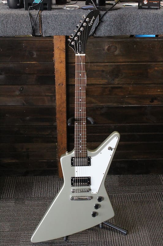 Epiphone エクスプローラー ギブソン直系エピフォンによる1958年スタイル「エクスプローラー