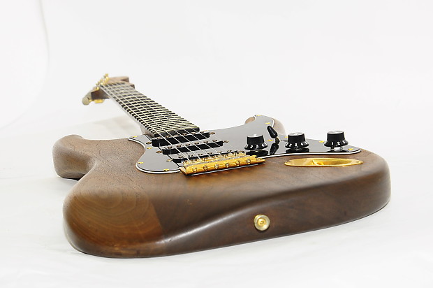Fender Japan Stratocaster ST62-115 WAL Walnut Electric