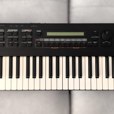 Roland XP-30 + 8 SR-JV80 CARDS!