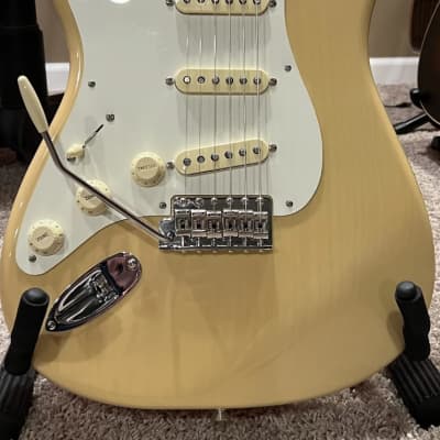 Lefty Fender American Vintage II '57 Strat Vintage Blonde image 2