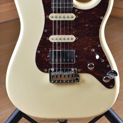 Schecter Custom Traditional R66 HSS Saint Louis Aged White image 6
