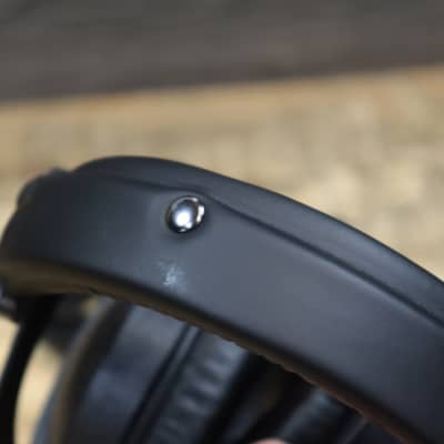 Beyerdynamic DT 770 M 80 Ohms Closed-Back Monitor Headphones w/High Attenuation image 5