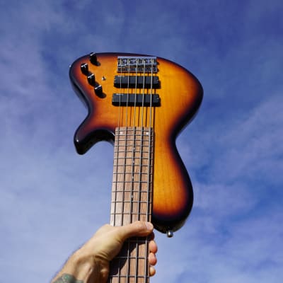 Sadowsky Masterbuilt 24-Fret Single Cut Bass Red Alder Body '59 Burst 5-String Bass w/ Gig Bag image 4