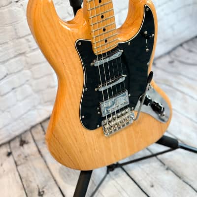 Fender Alternate Reality Series Sixty-Six HSS with Maple Fretboard 2019 - Natural image 3