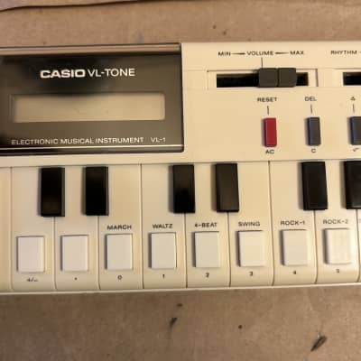 Casio VL-1 VL-Tone 29-Key Synthesizer Keyboard 1979-84 Good Condition. Display not working! image 4