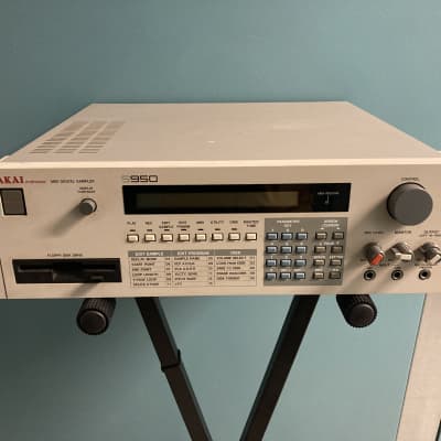 Akai S950